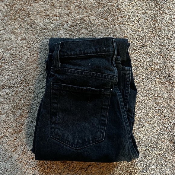 Abercrombie & Fitch Curve Love Ultra High Rise 90’s Straight Jeans in Black Rip - Picture 4 of 5